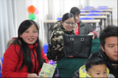 <b>孕妈妈课堂也疯狂,假如男人也生孩子?</b>